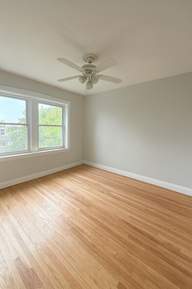 Bedroom 2 - 4301 N Drake Ave