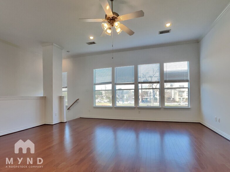 Building Photo - 3412 Honsinger St