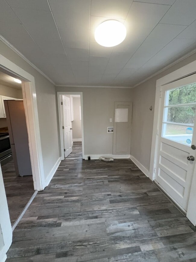 Building Photo - 52 Wilburger St