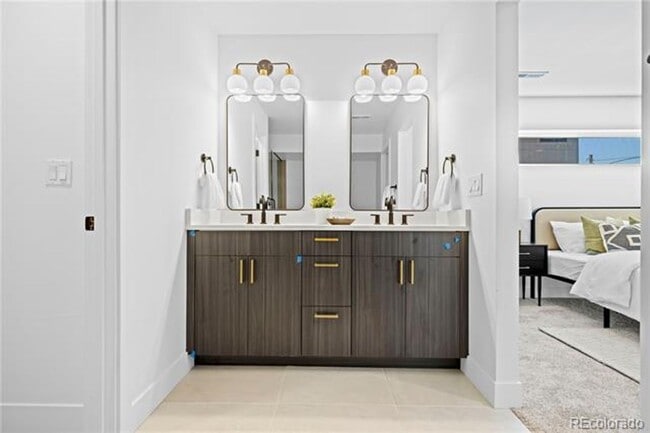 Building Photo - First Month on Us!  Gorgeous Contemporary ...