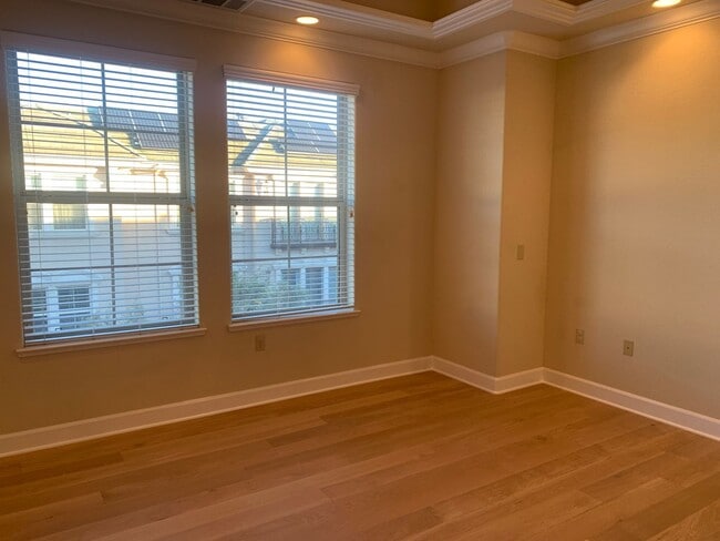 Building Photo - Luxurious Belvedere Condo Available Now!