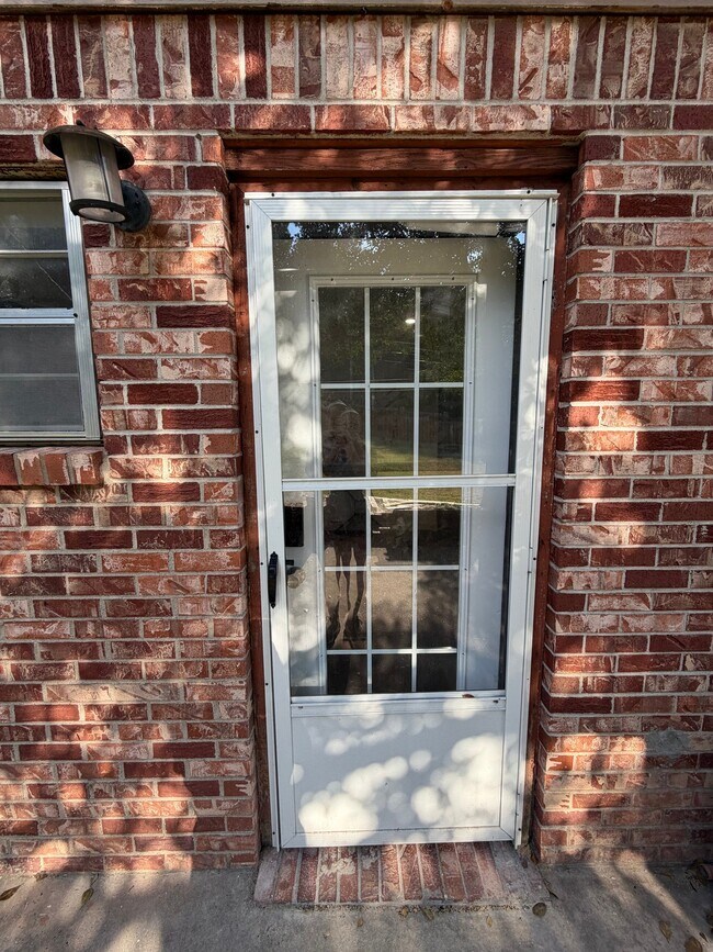 Building Photo - 206 Suttle Dr