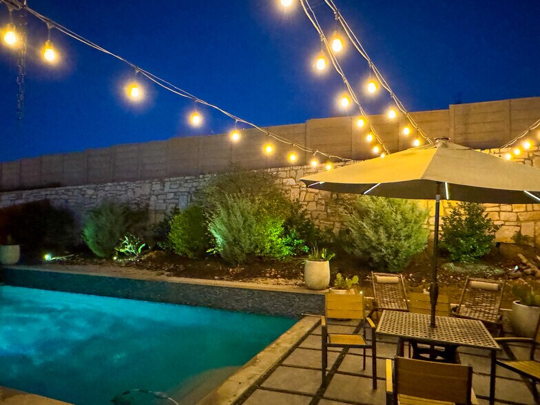 Building Photo - 11001 Charger Way