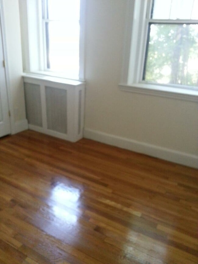 Building Photo - 2001 Commonwealth Ave