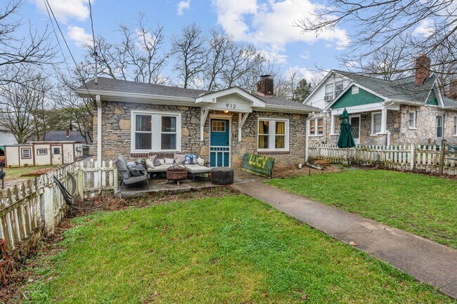 Building Photo - Awesome East Nashville Stone Cottage in gr...