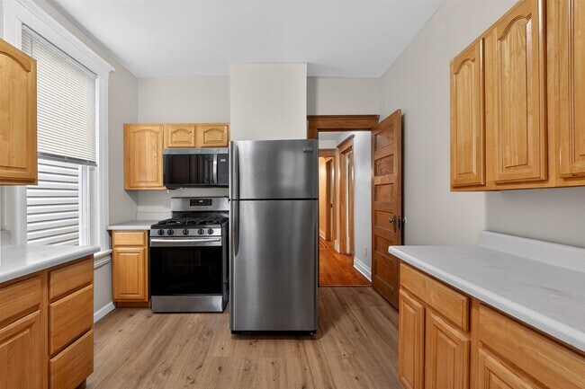 Building Photo - 18 Boyd Ave