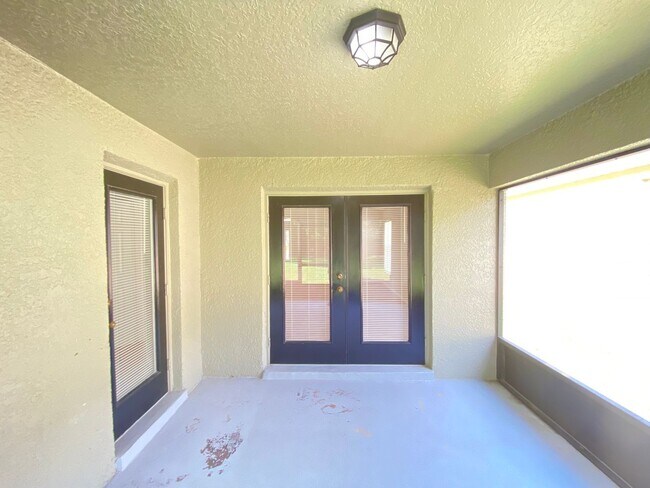 Building Photo - ? Freshly Updated Home Minutes from Disney...