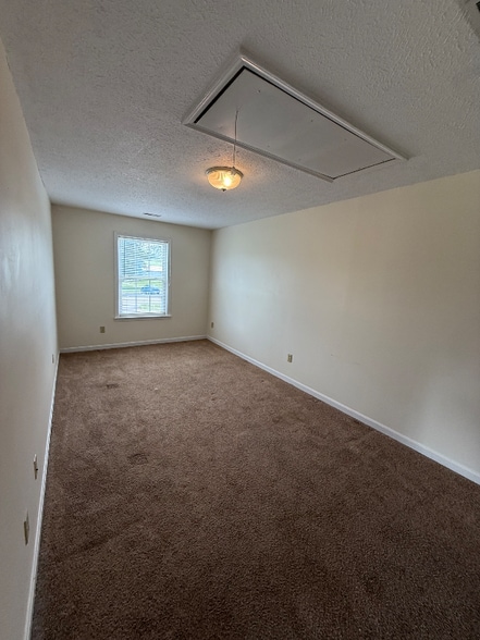Building Photo - 746 Palmetto Loop