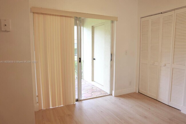 Building Photo - 16686 Hemingway Dr