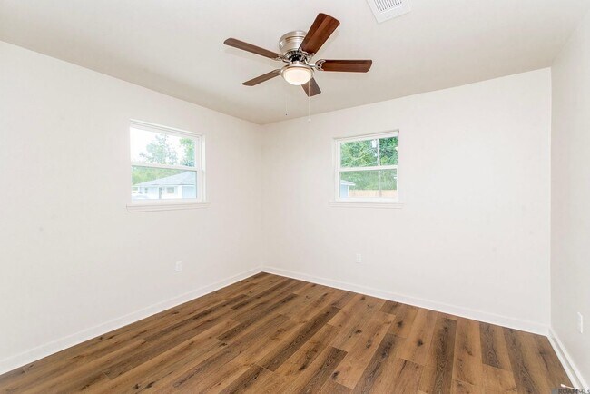 Building Photo - 43053 N Billville Rd