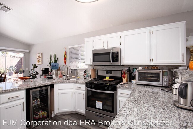 Building Photo - 3 br, 2 bath House - 4010 Lucas Ave