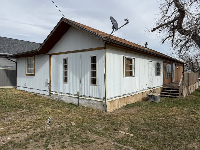 Building Photo - 227 4th St N