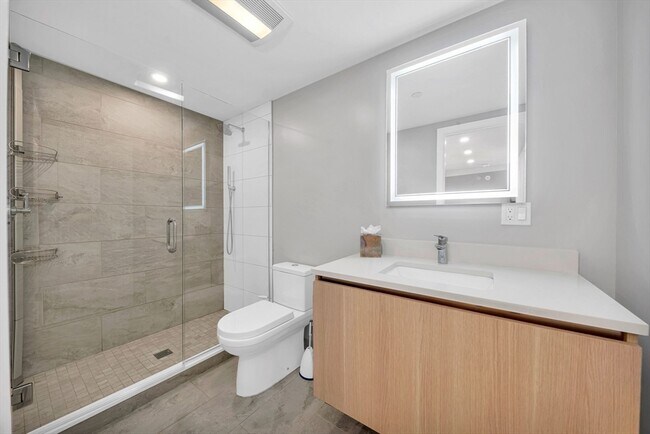 Building Photo - 932 Broadway