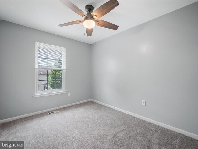 Building Photo - 113 Amethyst Ct