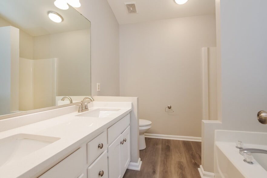 Building Photo - 6007 Brick Landing Dr