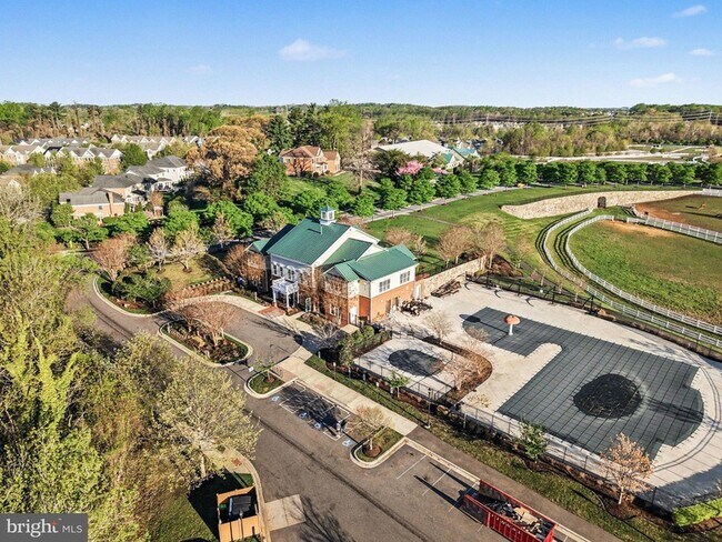 Building Photo - 10878 Foxtrot Cir