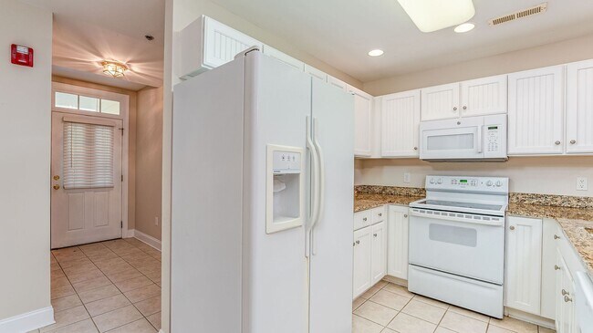 Building Photo - 2 Bedroom 2 Bath Condo in Indigo Hall at Hope Plantation - Johns Island