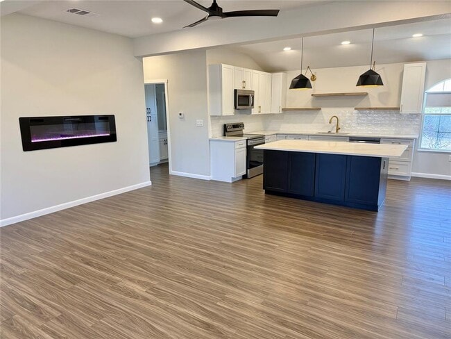 Building Photo - 3106 Point Cove