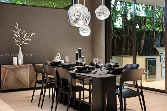 Building Photo - 77 SW 18th Terrace