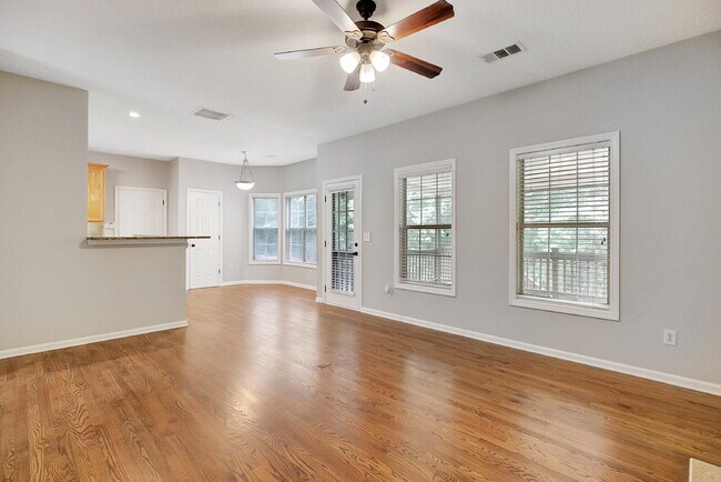 Building Photo - 75 Rock Mill Ct