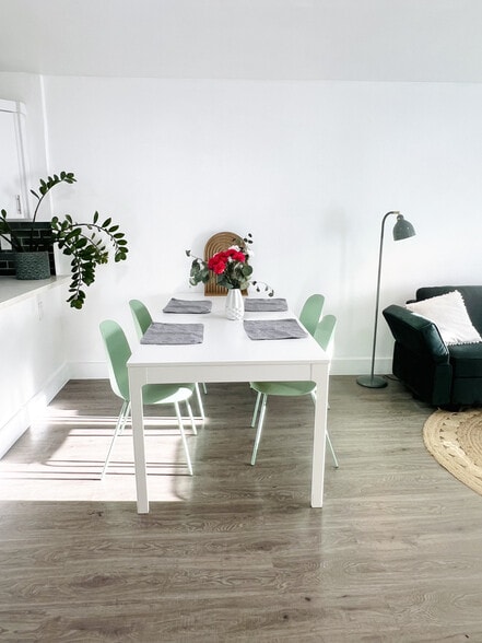 Large dining table, also good to work from - 6863 NW 2nd Ave