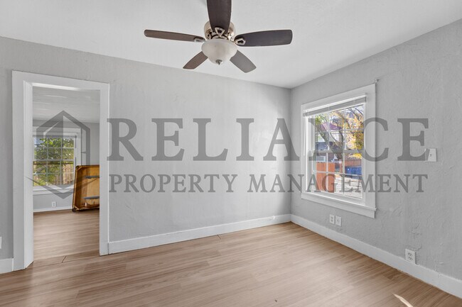 Building Photo - 3325 Victor Pl