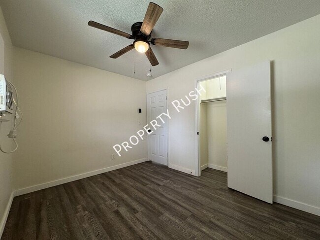 Building Photo - 1100 S Willow St