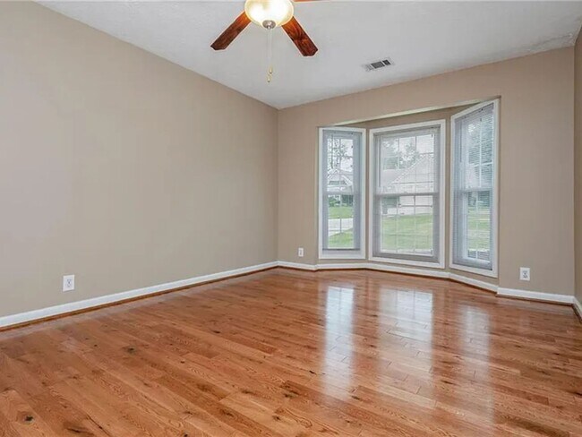 Building Photo - 5022 Anclote Dr