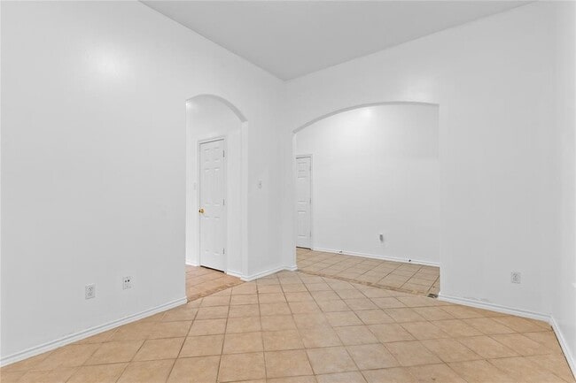 Building Photo - 15323 Redbud Berry Way