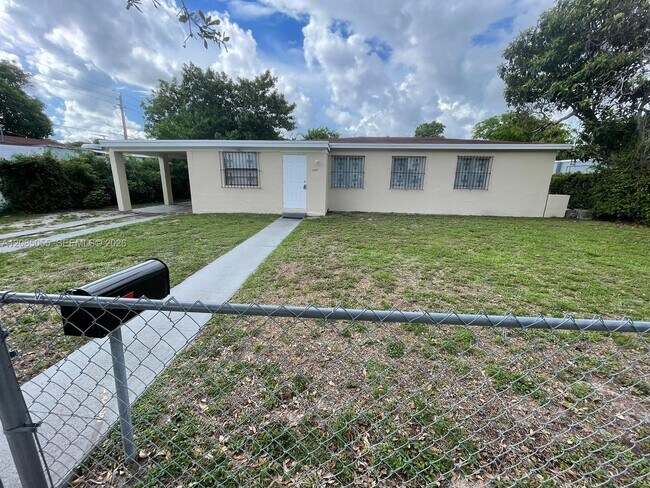 Building Photo - 1685 NW 131st St
