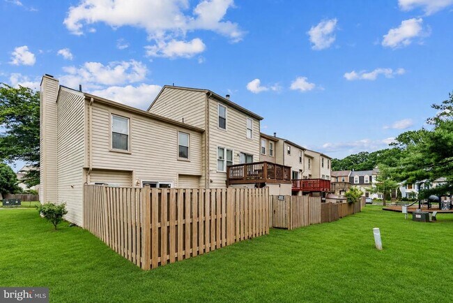 Building Photo - 7302 Rokeby Dr
