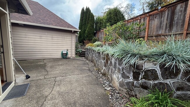 Building Photo - RARE Single Level 3-Bed Home in Coveted McKenna Ridge, Happy Valley - Video