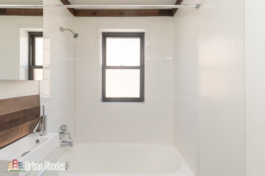 Building Photo - 535 W Arlington Pl