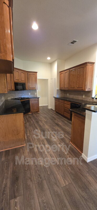 Building Photo - 629 Dorchester Dr