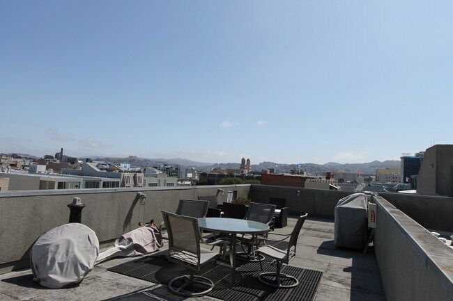 Building Photo - EPIC REA: Spacious Live/Work  Loft in SOMA with Rooftop Views
