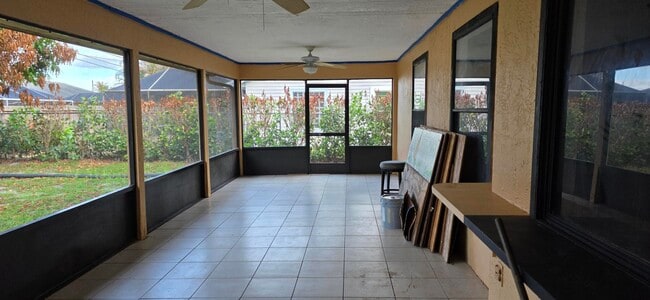 Building Photo - 2722 SW District Ave