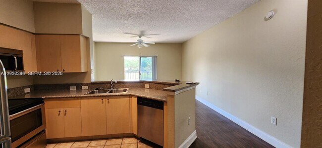 Building Photo - 280 Crestwood Cir