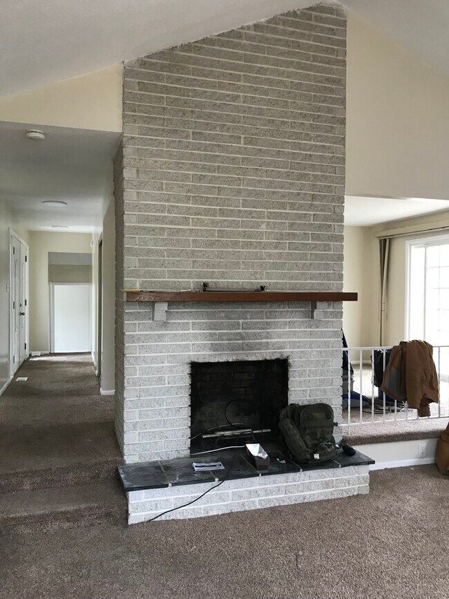 Building Photo - 201 Spring Mill Dr