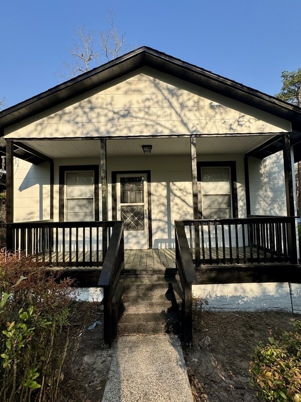 Building Photo - 1107 N Martin Luther King Jr Blvd.