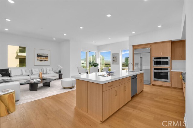 Building Photo - 3614 Rivington