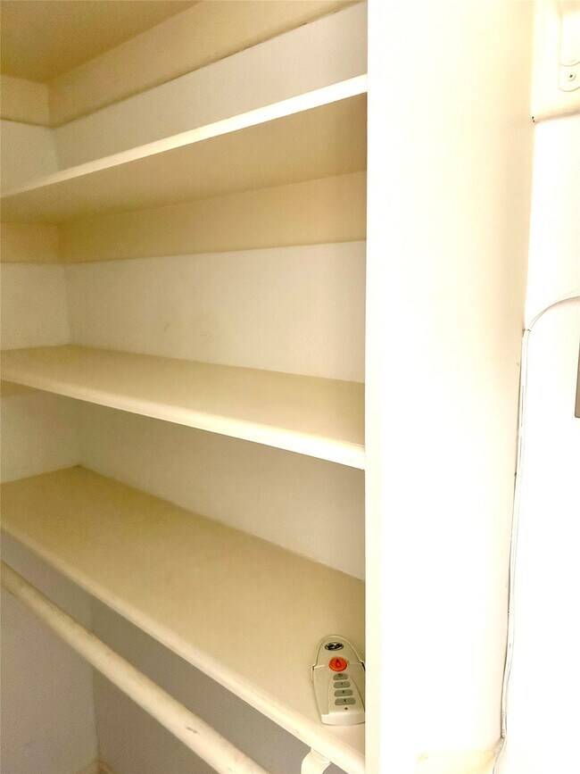 Building Photo - 5022 Darnell St