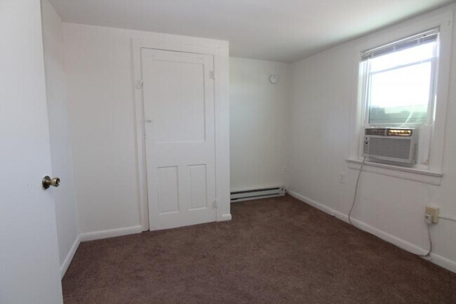 Building Photo - 76 Chestnut St