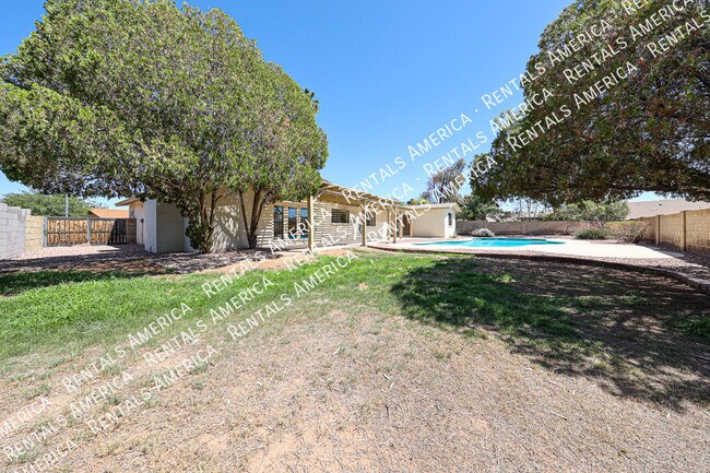 Building Photo - 2636 S Reyes