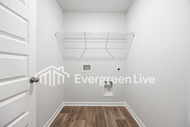 Building Photo - 1302 Willow Oaks Wy