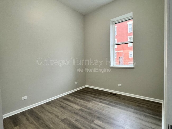 Building Photo - 2361 S Whipple St