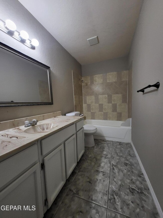 Building Photo - 1802 Frank Sinatra Pl