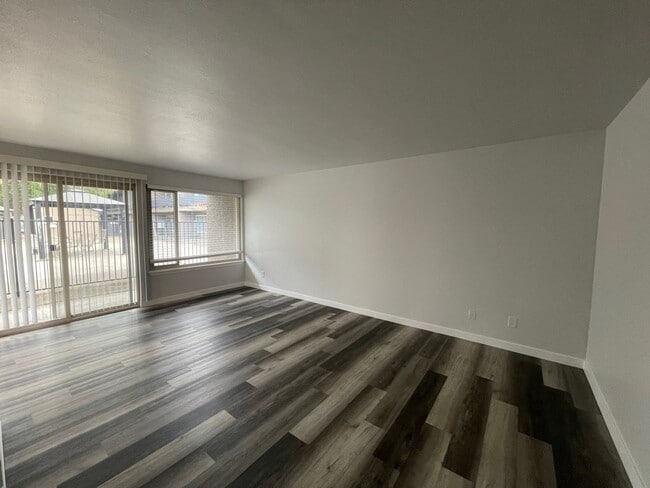 Interior Photo - Arise Highline