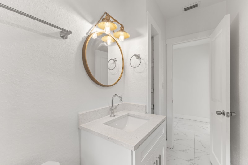 Building Photo - 211 37th St S