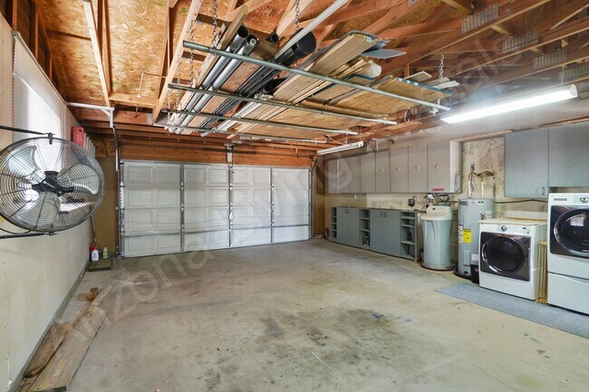 Building Photo - FURNISHED 2bd 2ba HOME