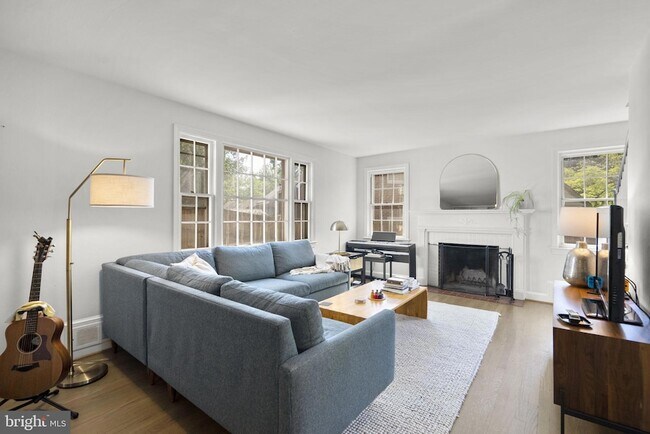 Building Photo - 9311 Woodland Dr